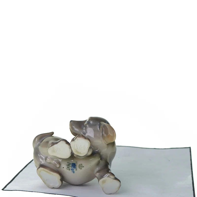 Hundehvalp fra Royal Copenhagen (str. 10 x 8 cm)