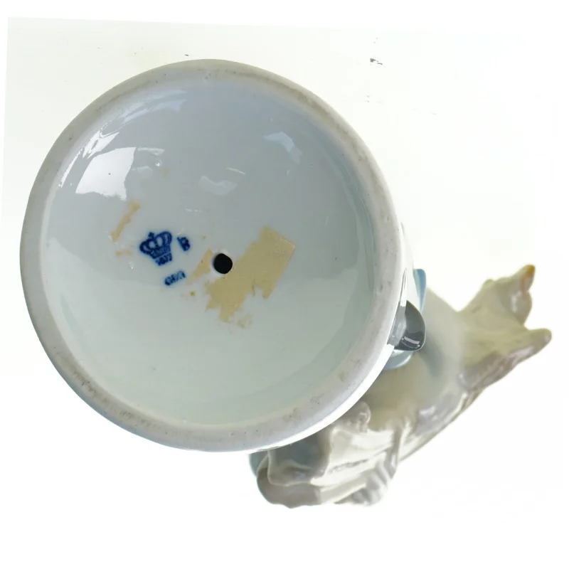 Bondepige i porcelæn fra Royal Copenhagen (str. 25 x 8 cm)