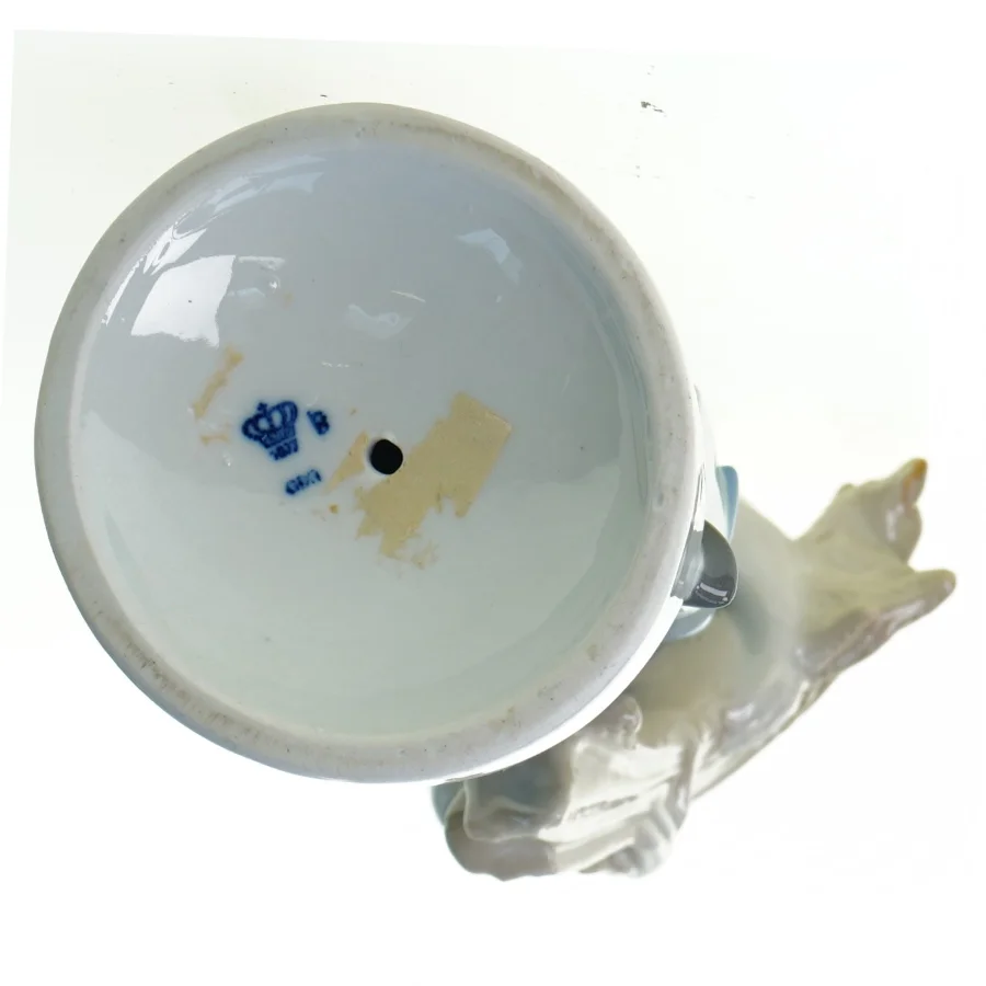 Bondepige i porcelæn fra Royal Copenhagen (str. 25 x 8 cm)