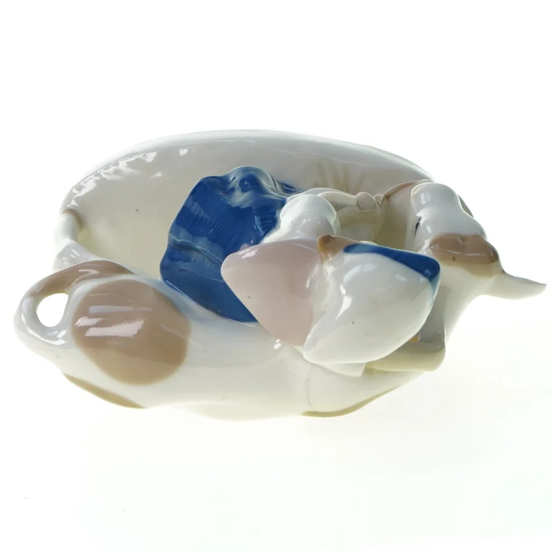 Malke pige i porcelæn (str. 11 x 6 x 13 cm)