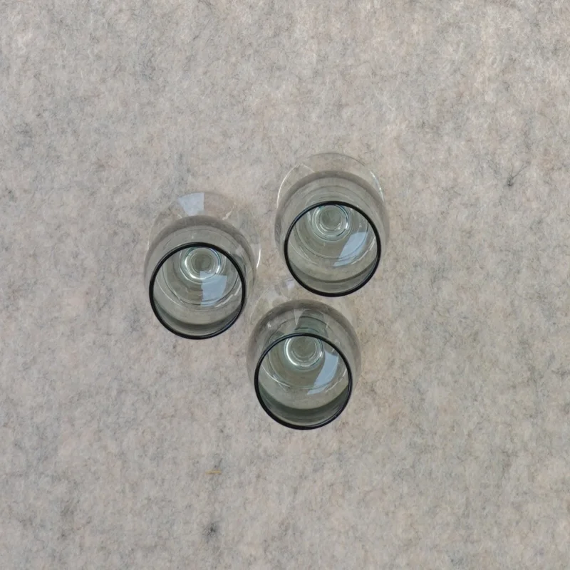 3 drikkeglas (str. 9 x 4 cm)