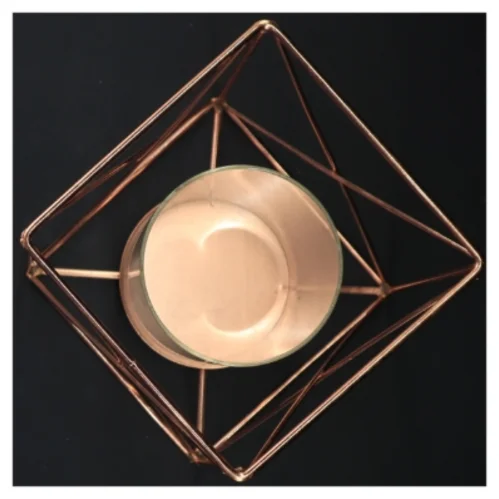 Kobbetfarvet geometrisk lysestage i metal (str. 20x14x14 cm)