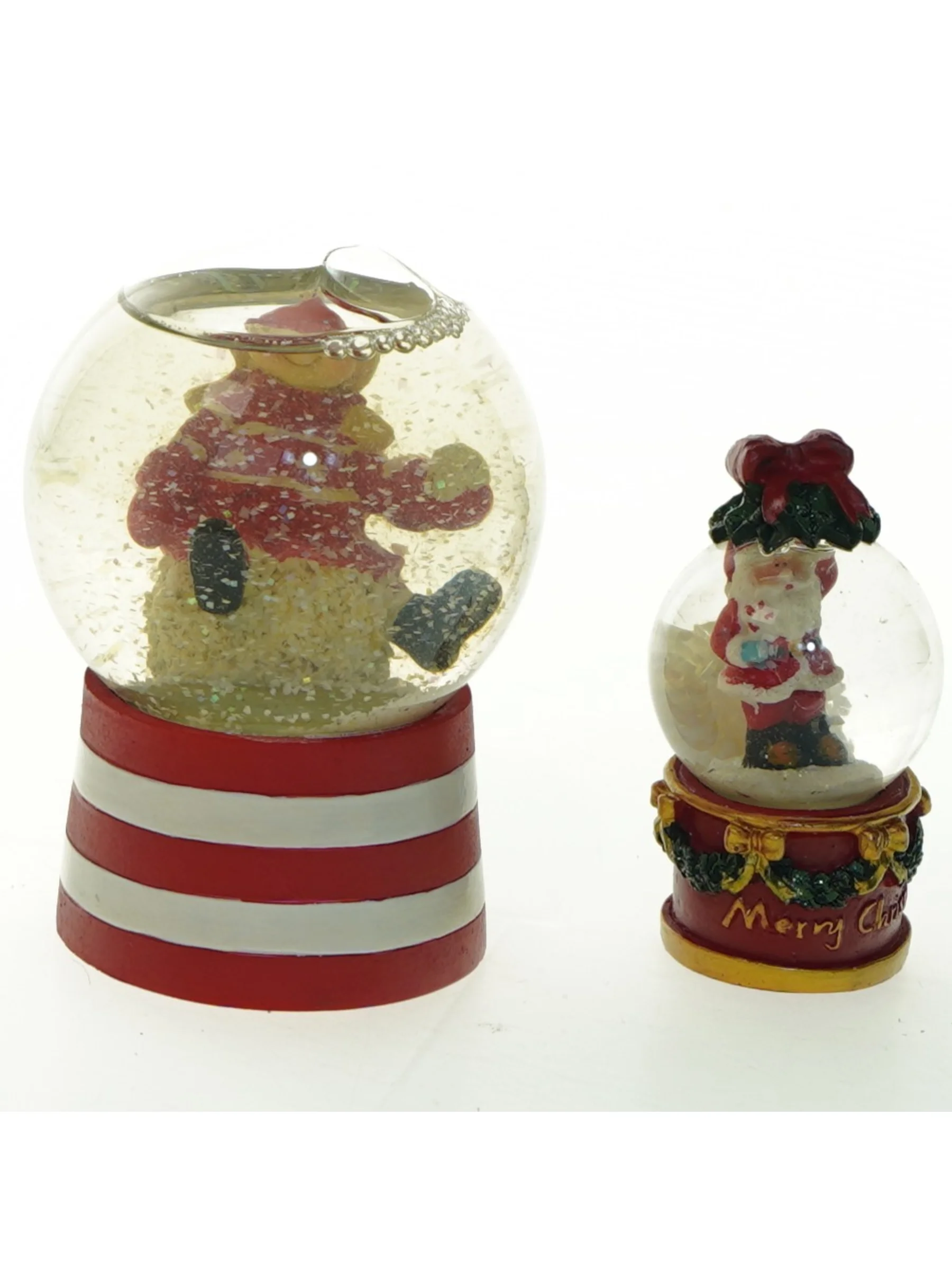 To Snekugler med nissepige og julemand (str. 10x8 cm)