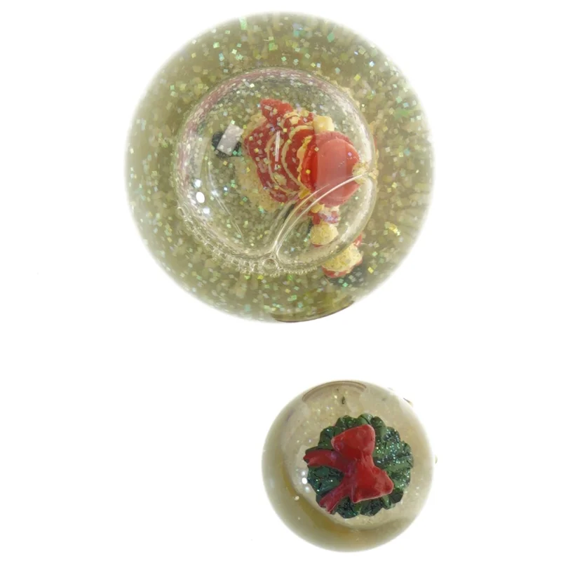 To Snekugler med nissepige og julemand (str. 10x8 cm)