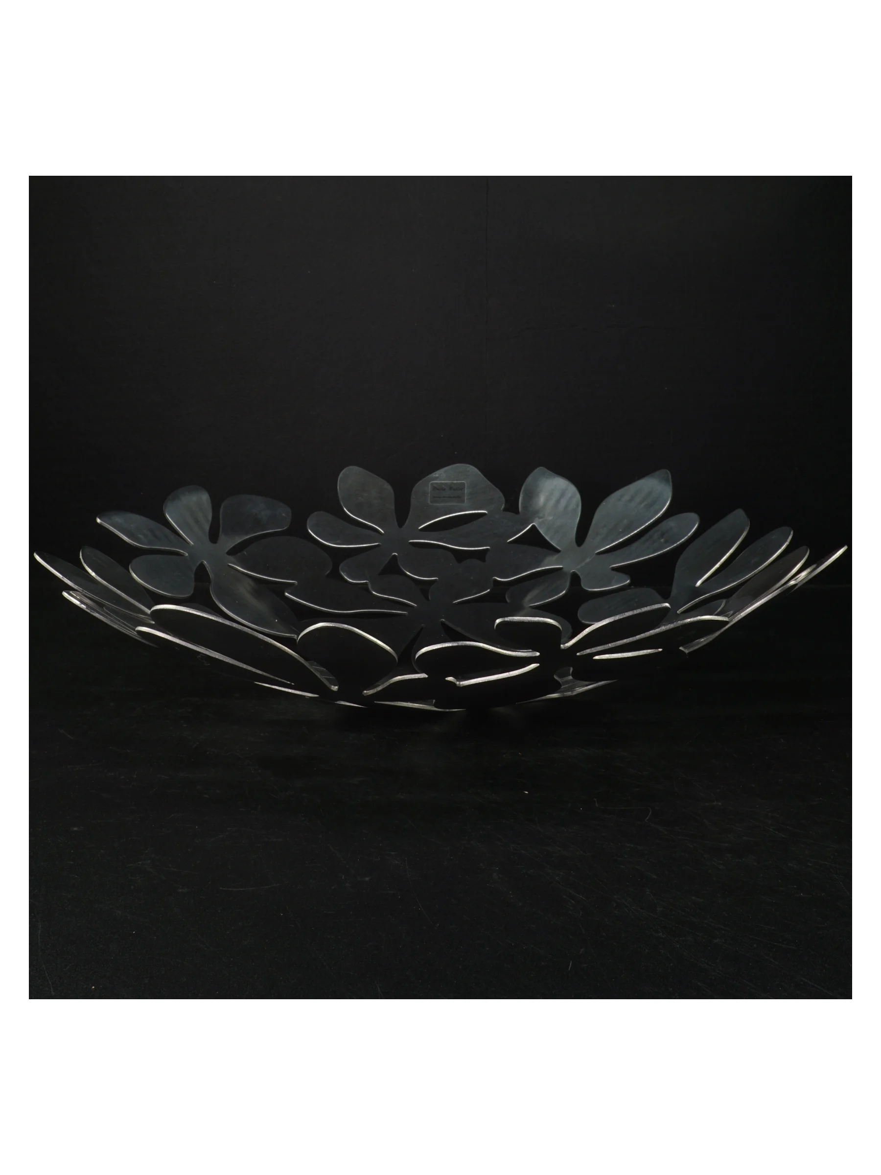 Metal frugtskål med blomsterdesign, IKEA fra Monika Mulder (str. Ø. 40 cm)