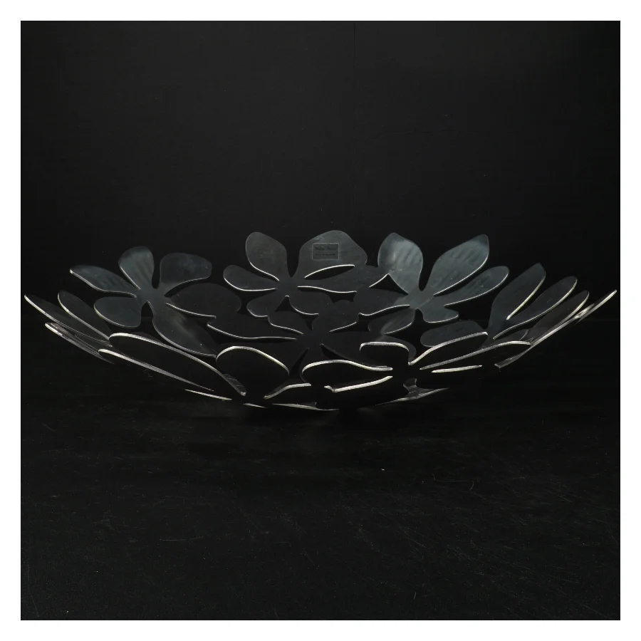 Metal frugtskål med blomsterdesign, IKEA fra Monika Mulder (str. Ø. 40 cm)