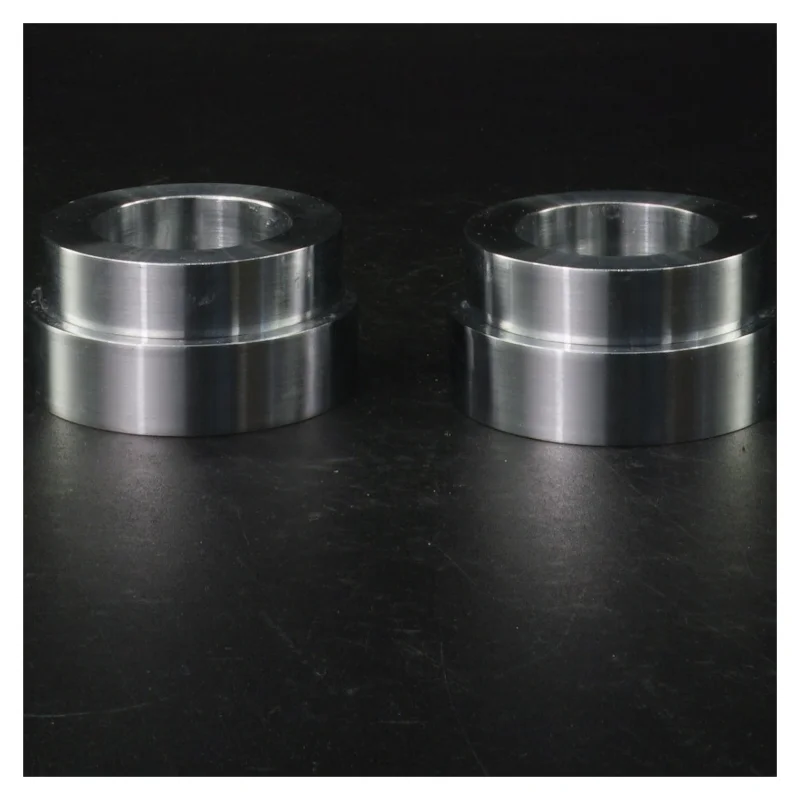 Rustfrit stål lysestager fra Menu (str. Ø. 6,5 cm)