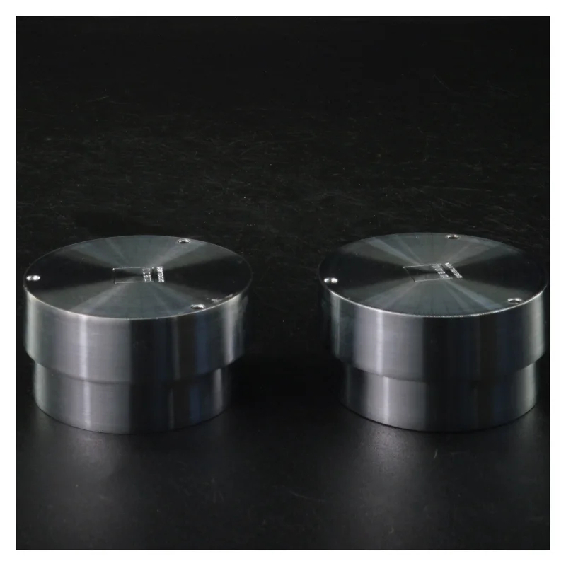 Rustfrit stål lysestager fra Menu (str. Ø. 6,5 cm)