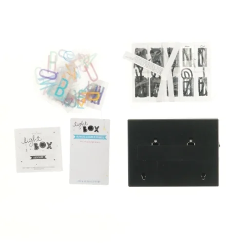 A Little Lovely Company Lightbox med bogstaver og symboler (str. 20x15 cm)