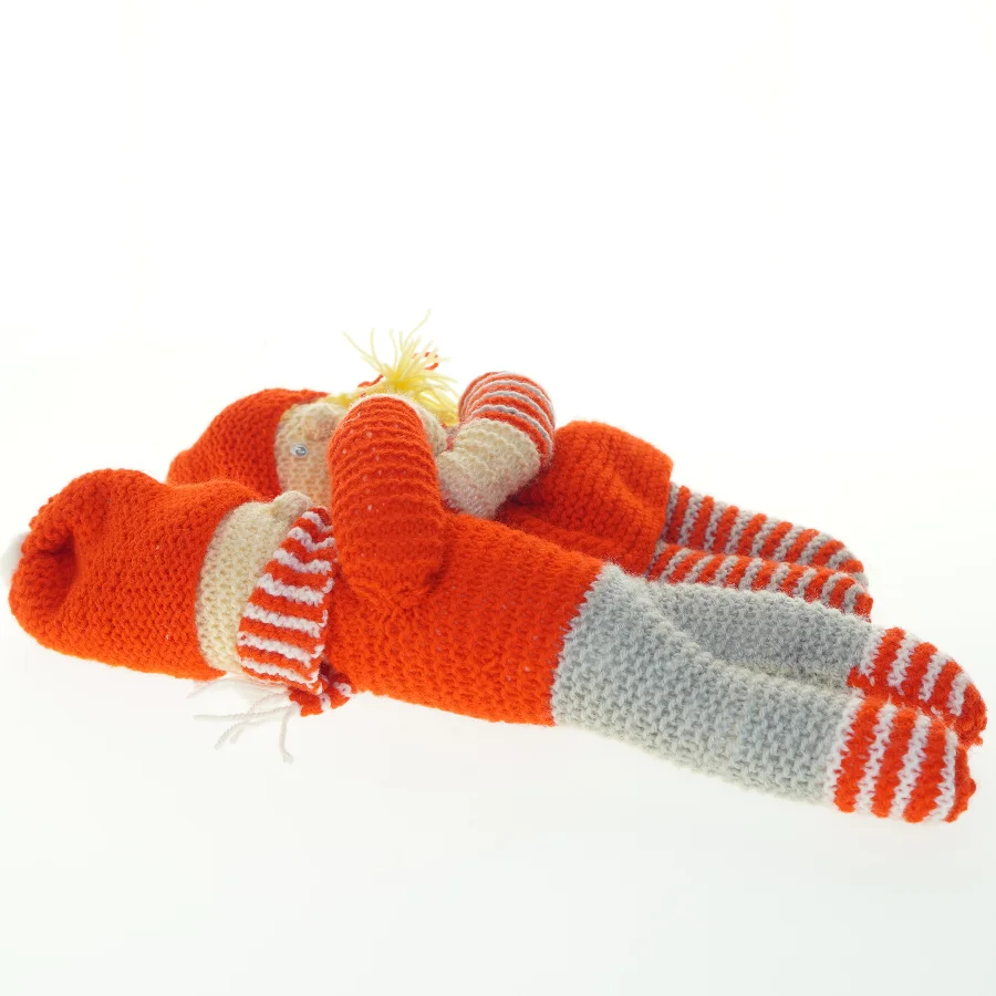 Strikkede nisser (str. 40x25 cm)