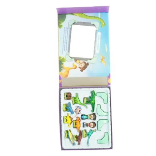 Interaktivt dinosaur spil med figurer fra Shifu legeakademiey (str. Kasse 31 x 26 x 6 cm)