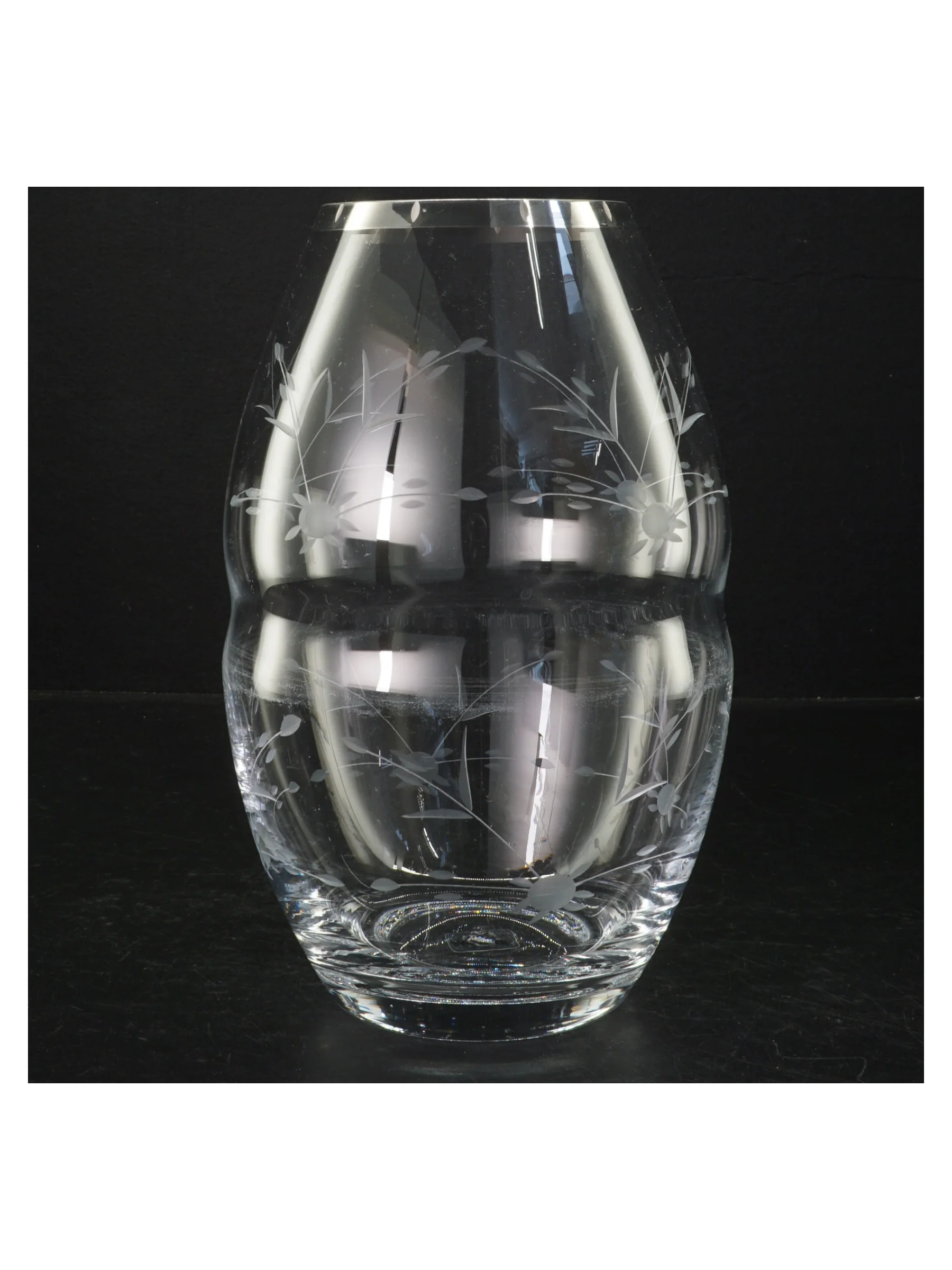 Dekoreret glasvase fra Herstal (str. H. 22 cm. ø. 14 cm)