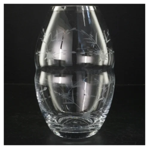 Dekoreret glasvase fra Herstal (str. H. 22 cm. ø. 14 cm)