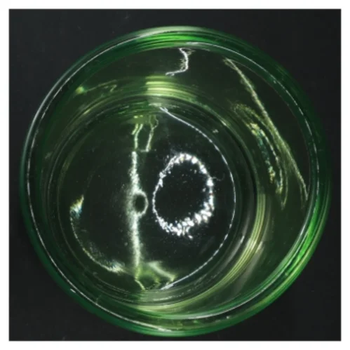 Grøn lysestage til fyrfadslys(str. H. 14 cm)