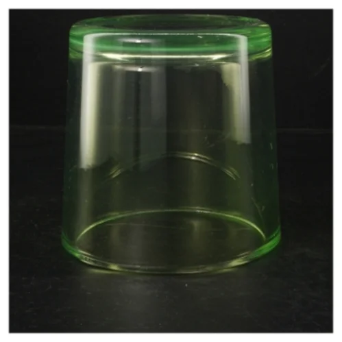 Grøn lysestage til fyrfadslys(str. H. 14 cm)