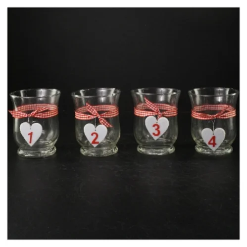 Fire advents lysestager med tallene 1-4 (str. H. 10,5 cm. ø 9 cm)