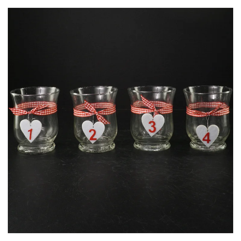 Fire advents lysestager med tallene 1-4 (str. H. 10,5 cm. ø 9 cm)