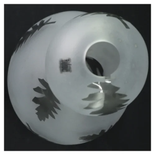 Mat hvid glasvase med blade design fra Bülow (str. H. 35 cm)