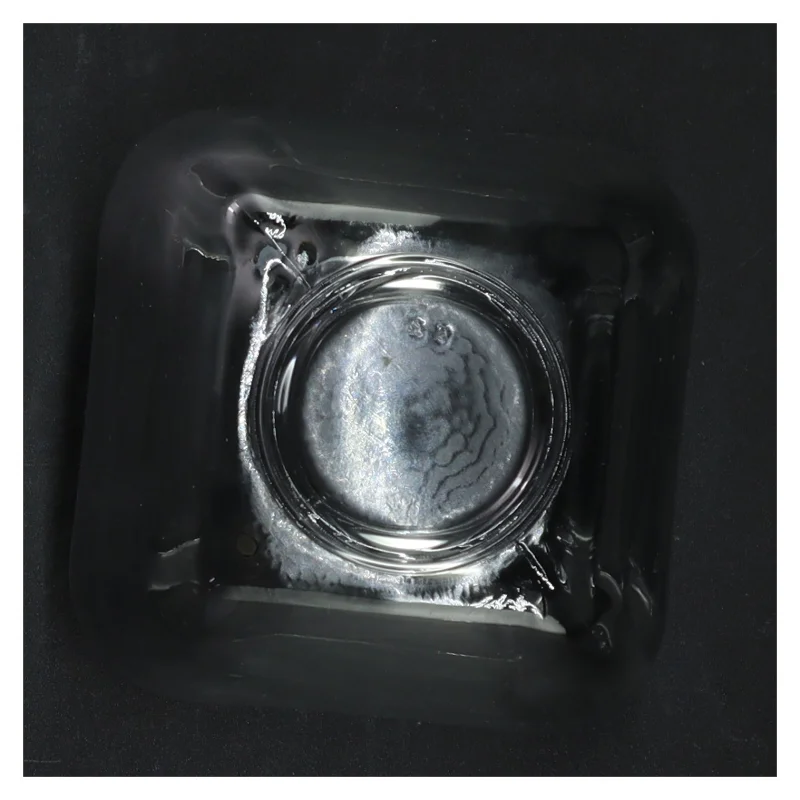 Glasvase (str. H. 9,5 cm. b. 10 cm)