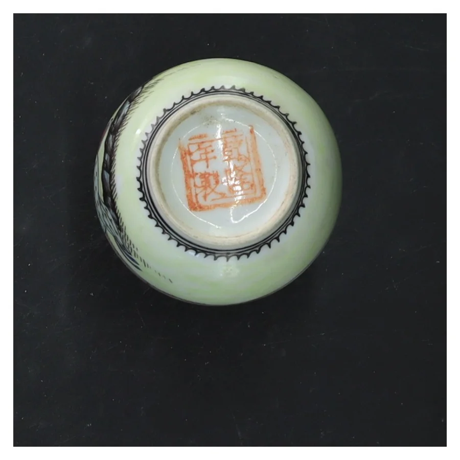 Dekorativ keramikvase (str. 8x6 cm)