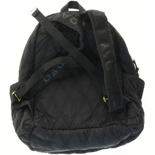 Quiltet rygsæk med lynlåse fra DAY (str. 40x45 cm)