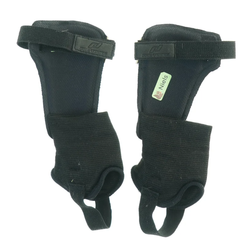 Sorte benskinner til sport fra Pro Touch (str. Længde. 20 cm. b. 10 cm)