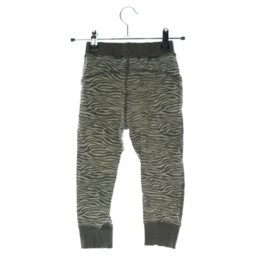 Bukser fra Mads & Mette (str. 104)