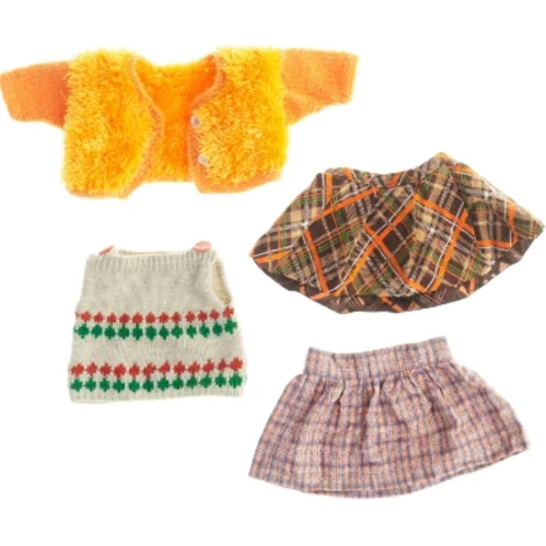 Dukketøj assorteret (str. 15 x 17 cm og 14 x 14 cm)