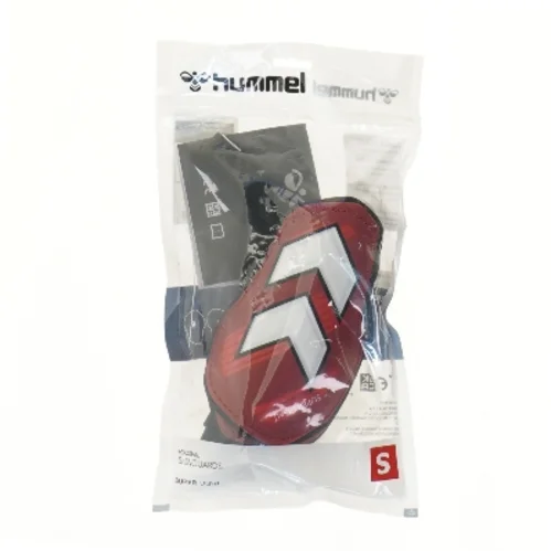 Fodbold benskinner fra Hummel (str. S)