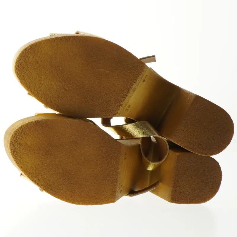 Guld sandaler fra Penelope Chilvers (str. 38)
