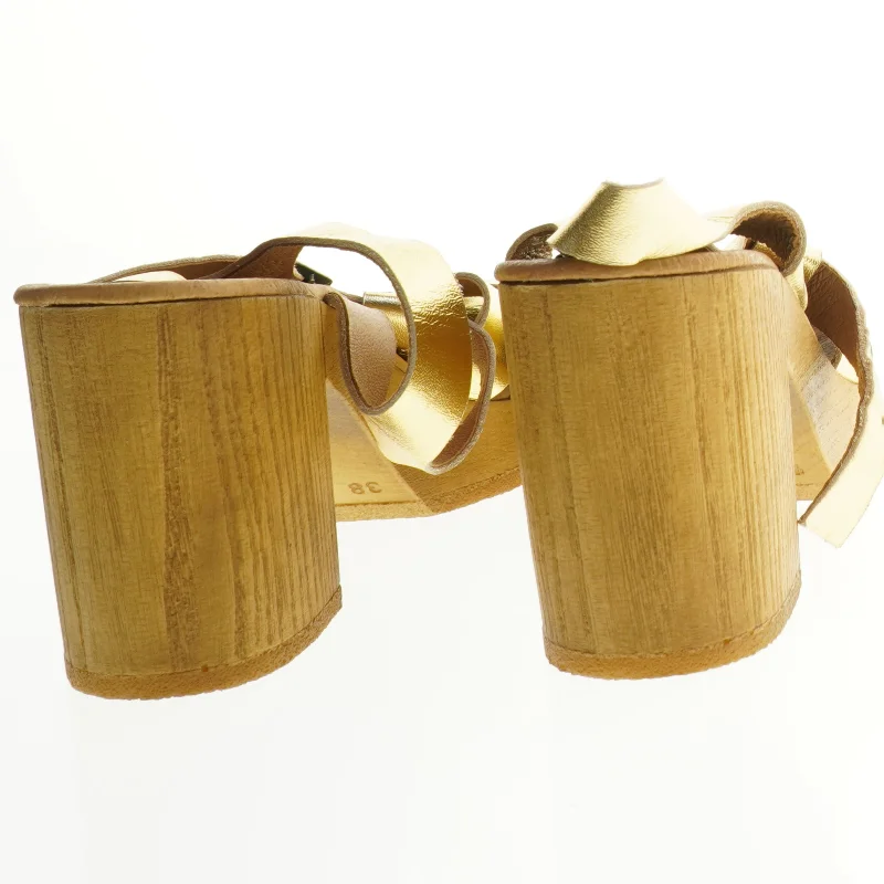 Guld sandaler fra Penelope Chilvers (str. 38)