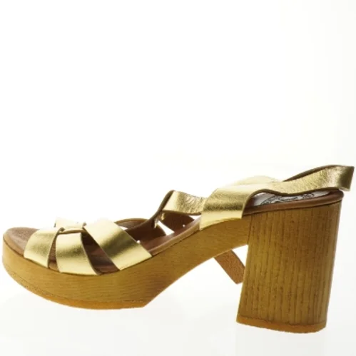 Guld sandaler fra Penelope Chilvers (str. 38)