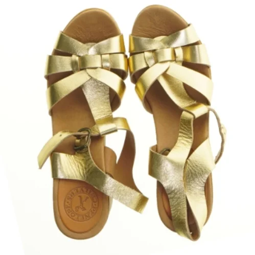 Guld sandaler fra Penelope Chilvers (str. 38)