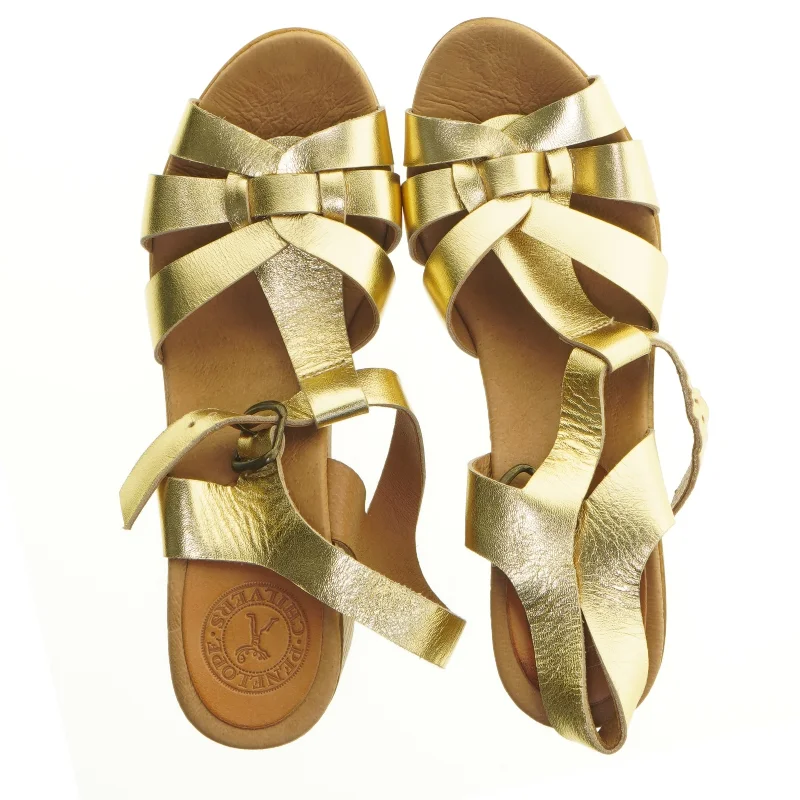Guld sandaler fra Penelope Chilvers (str. 38)