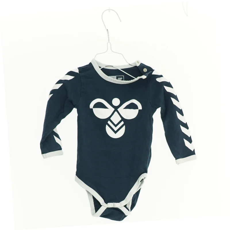 Bodystocking fra Hummel (str. 68 cm)