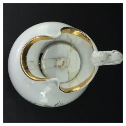 Chokoladekande med dekoration og guldkant fra B&G (str. 29 cm)