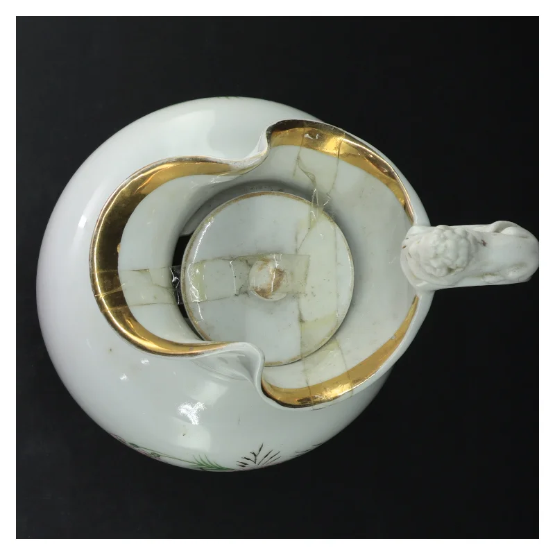 Chokoladekande med dekoration og guldkant fra B&G (str. 29 cm)