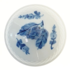 Porcelænslåg med blomstermotiv fra Royal Copenhagen (str. 9,5 cm)