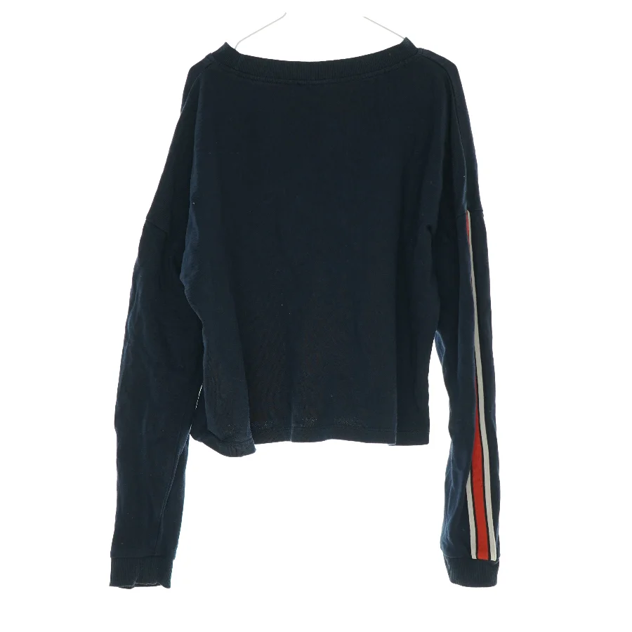 Bluse fra H&M (str. 170)