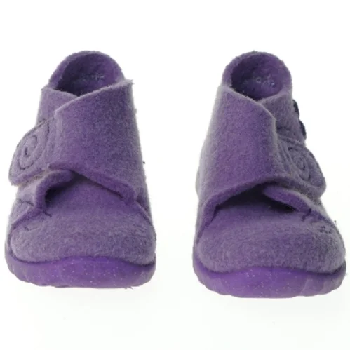 Hjemmesko i uld fra Skofus (str. 20)