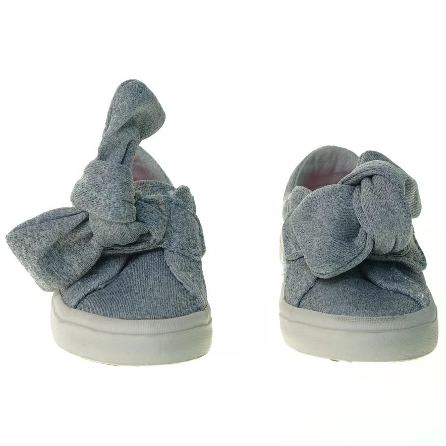 Baby sko med velcro fra Zara (str. 18)