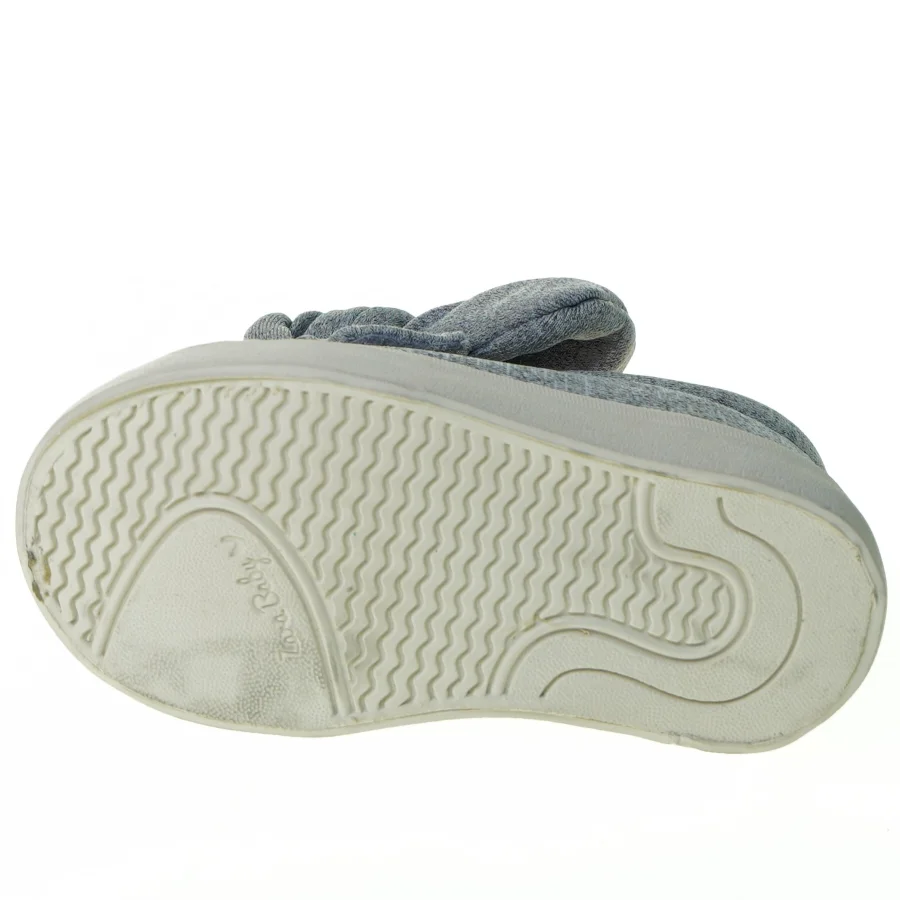 Baby sko med velcro fra Zara (str. 18)