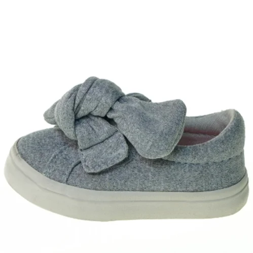 Baby sko med velcro fra Zara (str. 18)