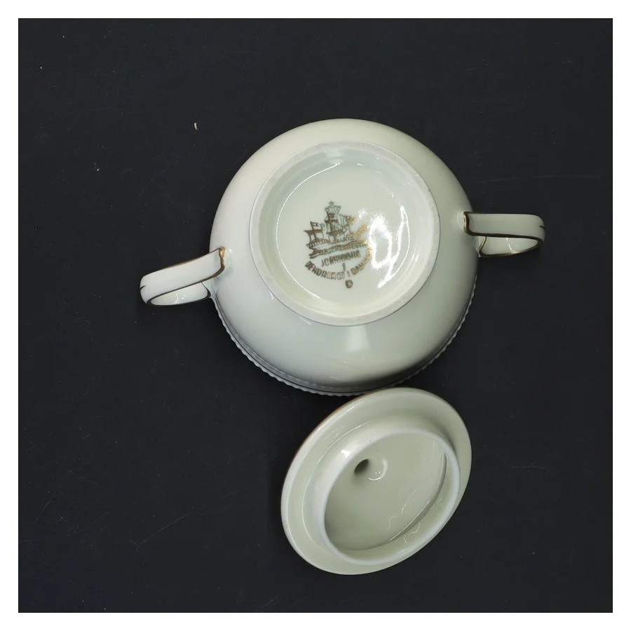 Porcelæns sukkerskål (str. 8x12x8 cm)