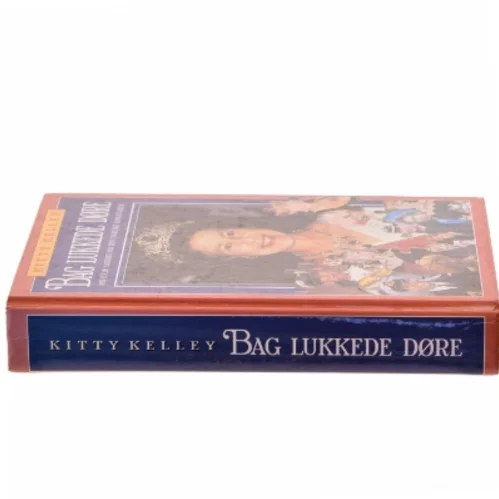 Bag lukkede døre : den fulde sandhed om den engelske kongefamilie af Kitty Kelley (Bog)