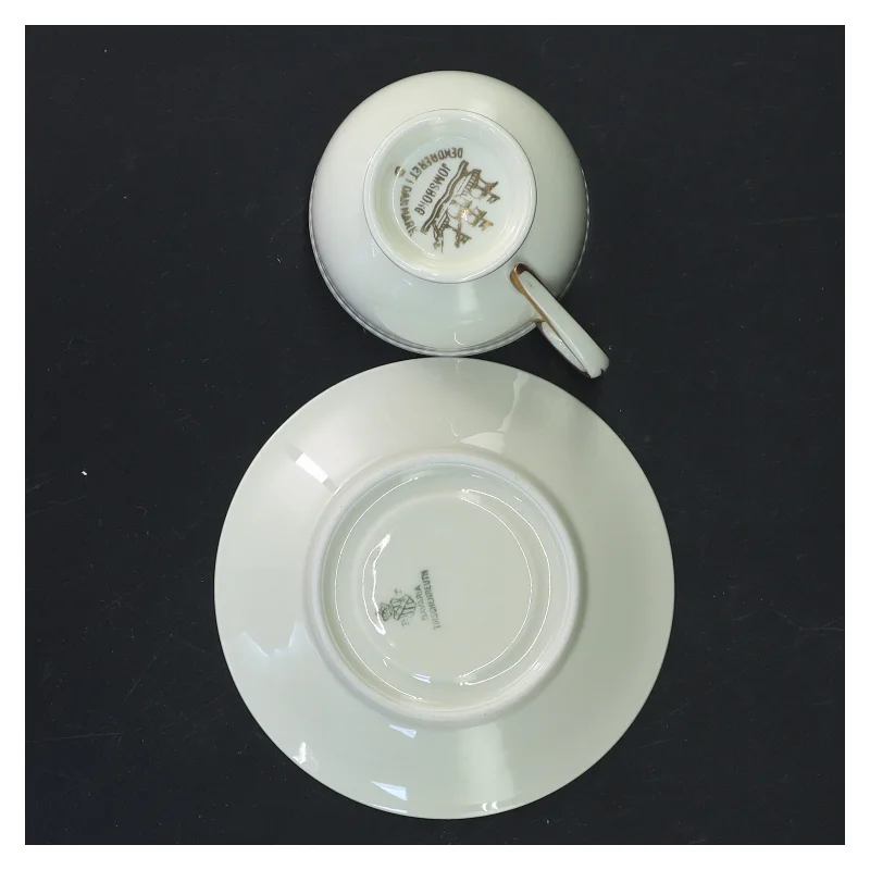 Sæt af kaffekopper med underkopper fra Jomsborg (str. 11 ø cm og 6 ø cm)