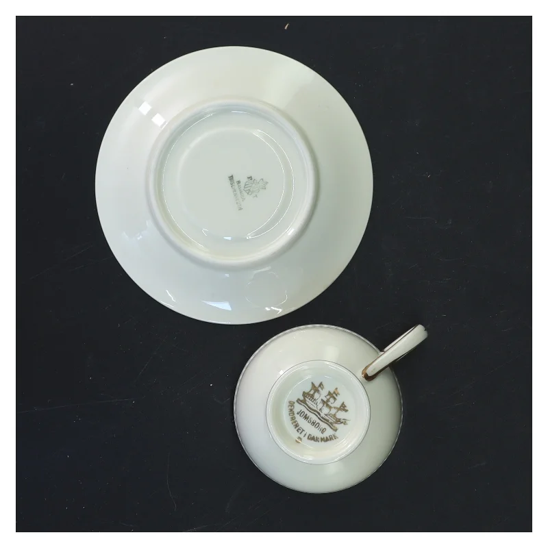 Porcelæns kaffekopper med underkopper fra Københavns Porcelæns Maleri (str. 11 ø cm og 6 ø cm)