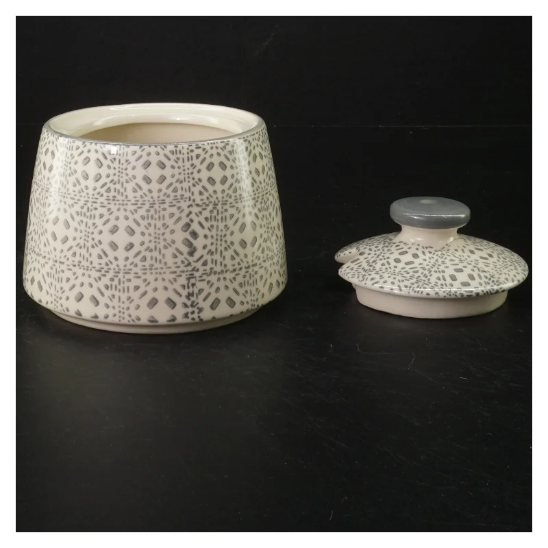 Keramik opbevaringskrukke med låg fra Bloomingville (str. H. 11,5 cm. ø. 12 cm)