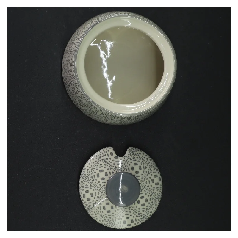 Keramik opbevaringskrukke med låg fra Bloomingville (str. H. 11,5 cm. ø. 12 cm)