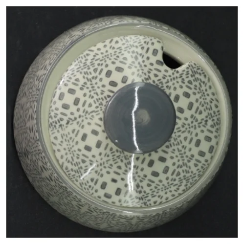 Keramik opbevaringskrukke med låg fra Bloomingville (str. H. 11,5 cm. ø. 12 cm)